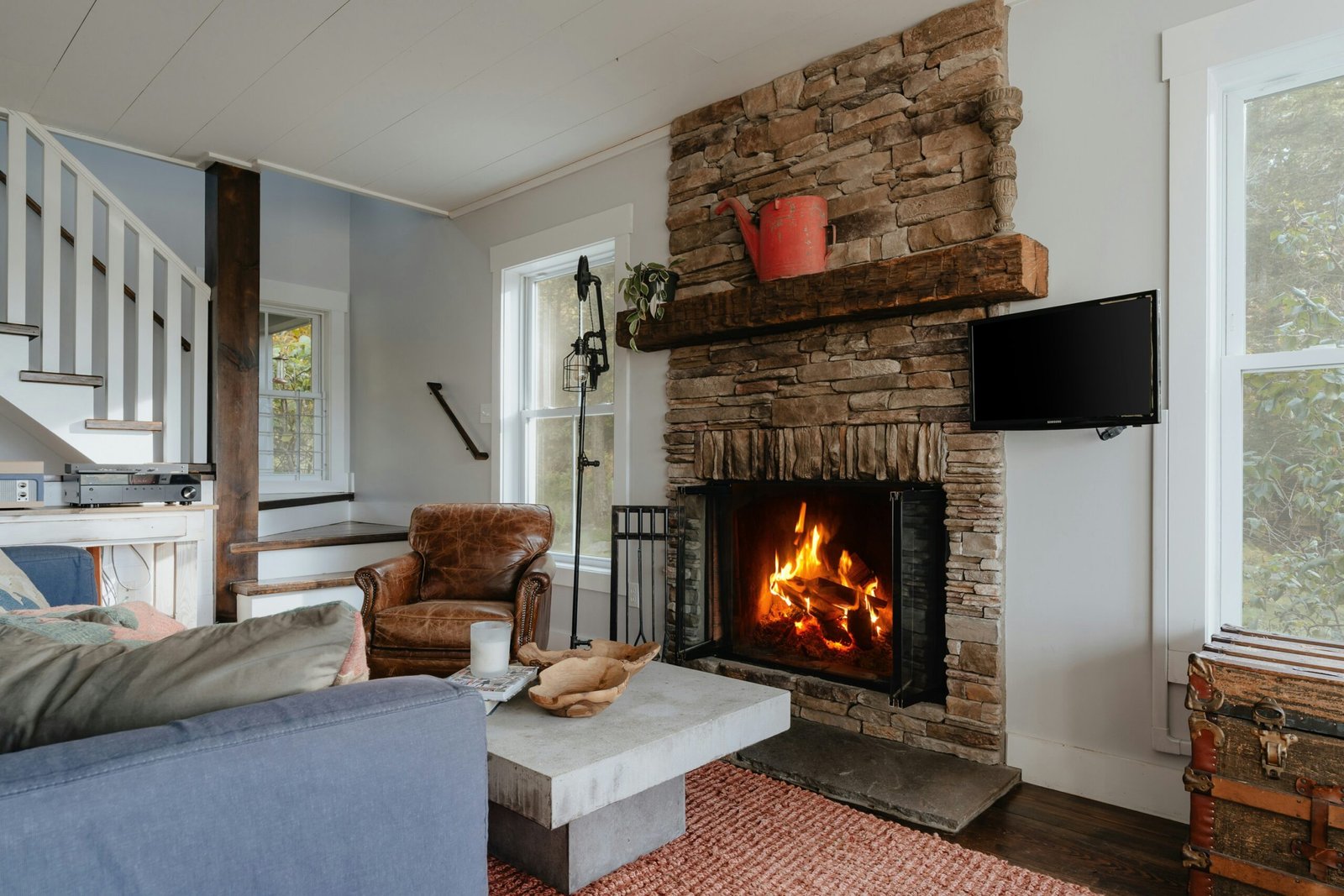 Clever & Cozy Apartment Fireplace Decor Ideas.