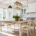 20 Cozy Chic Barndominium Dining Ideas